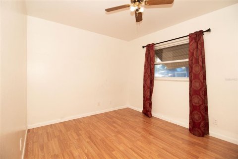 House in Tampa, Florida 3 bedrooms, 120.87 sq.m. № 1553166 - photo 19