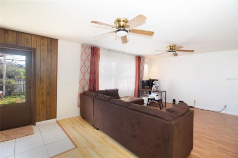 House in Tampa, Florida 3 bedrooms, 120.87 sq.m. № 1553166 - photo 14