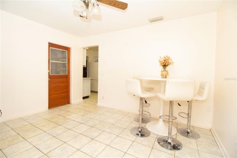 House in Tampa, Florida 3 bedrooms, 120.87 sq.m. № 1553166 - photo 16