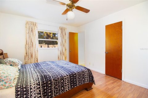House in Tampa, Florida 3 bedrooms, 120.87 sq.m. № 1553166 - photo 17