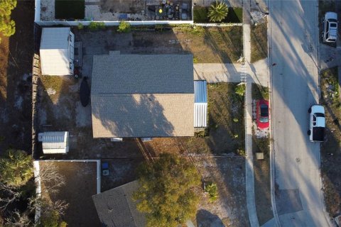 House in Tampa, Florida 3 bedrooms, 120.87 sq.m. № 1553166 - photo 4