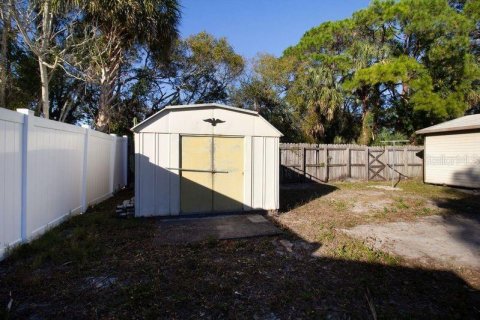 House in Tampa, Florida 3 bedrooms, 120.87 sq.m. № 1553166 - photo 25