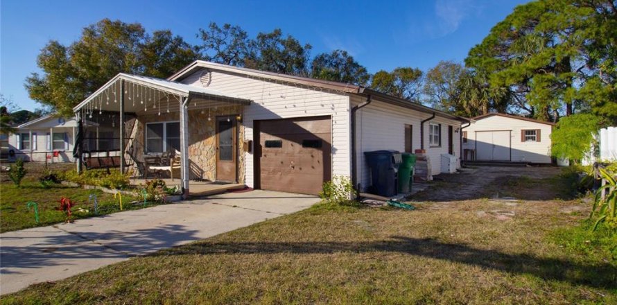 House in Tampa, Florida 3 bedrooms, 120.87 sq.m. № 1553166