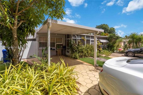 Villa ou maison à vendre à Miramar, Floride: 2 chambres, 120.4 m2 № 1932658 - photo 4