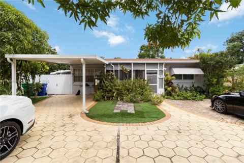 Villa ou maison à vendre à Miramar, Floride: 2 chambres, 120.4 m2 № 1932658 - photo 1