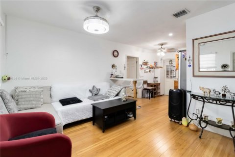 Villa ou maison à vendre à Miramar, Floride: 2 chambres, 120.4 m2 № 1932658 - photo 5