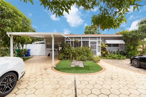 Villa ou maison à vendre à Miramar, Floride: 2 chambres, 120.4 m2 № 1932658 - photo 3