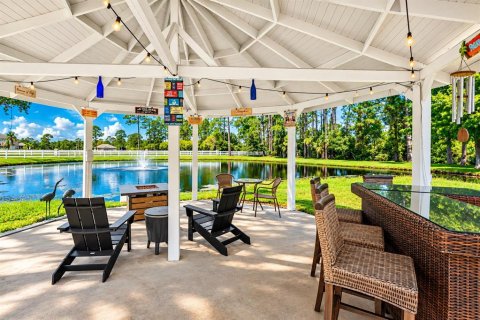 Villa ou maison à vendre à New Smyrna Beach, Floride: 4 chambres, 192.87 m2 № 2408794 - photo 9