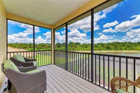 House in Bradenton, Florida 4 bedrooms, 240.25 sq.m. № 1740320 - photo 12