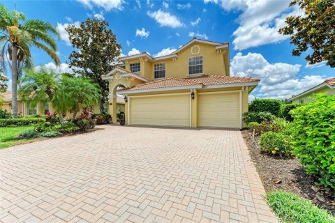 House in Bradenton, Florida 4 bedrooms, 240.25 sq.m. № 1740320 - photo 16
