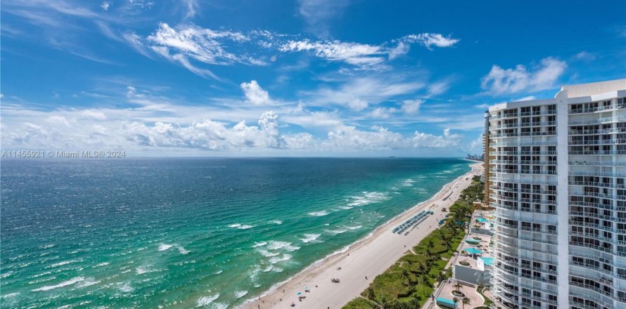 Condo in Sunny Isles Beach, Florida, 2 bedrooms № 1865366