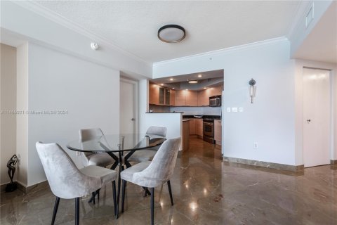 Condo in Sunny Isles Beach, Florida, 2 bedrooms № 1865366 - photo 5
