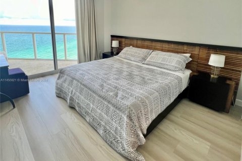 Condo in Sunny Isles Beach, Florida, 2 bedrooms № 1865366 - photo 23