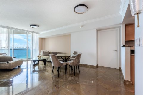 Condo in Sunny Isles Beach, Florida, 2 bedrooms № 1865366 - photo 2