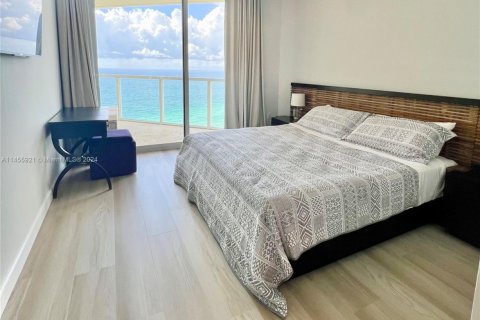 Condo in Sunny Isles Beach, Florida, 2 bedrooms № 1865366 - photo 24