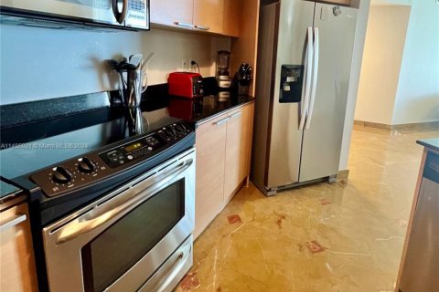 Condo in Sunny Isles Beach, Florida, 2 bedrooms № 1865366 - photo 12