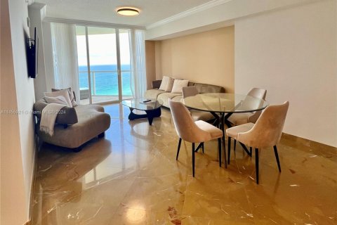 Condo in Sunny Isles Beach, Florida, 2 bedrooms № 1865366 - photo 3
