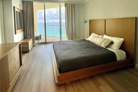 Condo in Sunny Isles Beach, Florida, 2 bedrooms № 1865366 - photo 13