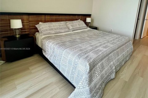 Condo in Sunny Isles Beach, Florida, 2 bedrooms № 1865366 - photo 25