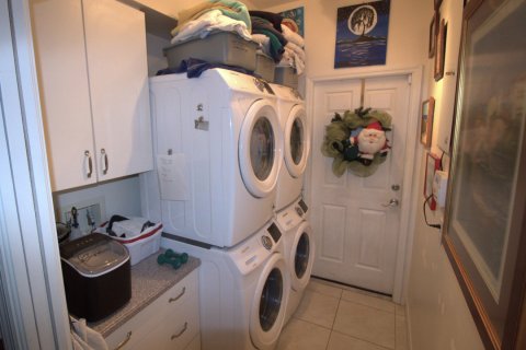 Casa en venta en Vero Beach, Florida, 3 dormitorios, 172.15 m2 № 1017106 - foto 1