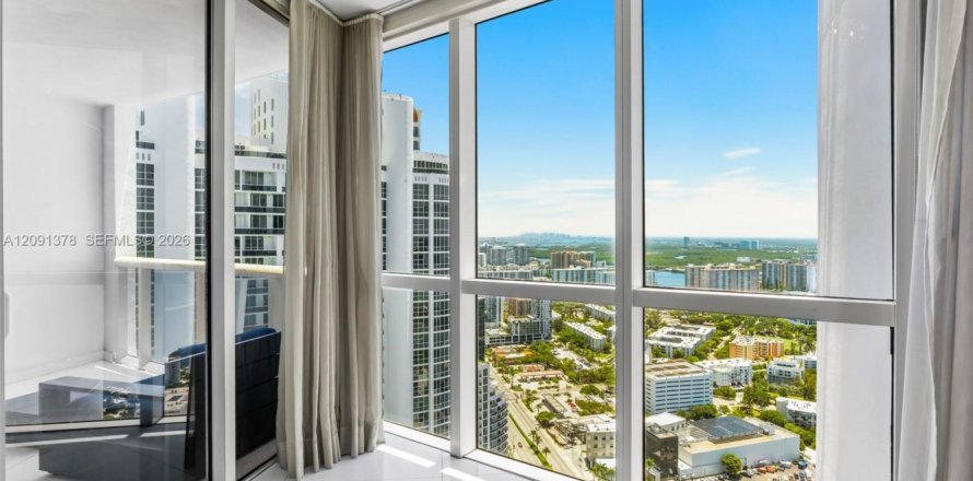 Condo à Sunny Isles Beach, Floride, 1 chambre № 2375043