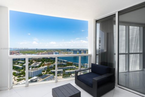 Copropriété à vendre à Sunny Isles Beach, Floride: 1 chambre, 84.91 m2 № 2375043 - photo 2