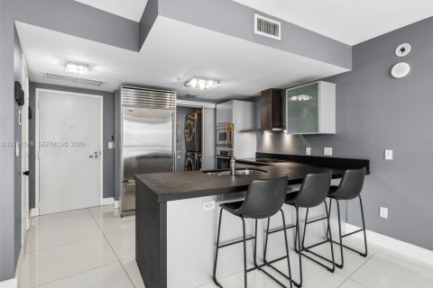 Copropriété à vendre à Sunny Isles Beach, Floride: 1 chambre, 84.91 m2 № 2375043 - photo 13