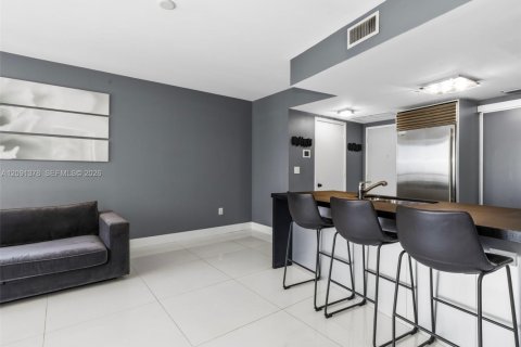 Copropriété à vendre à Sunny Isles Beach, Floride: 1 chambre, 84.91 m2 № 2375043 - photo 12