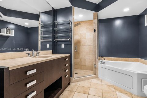 Copropriété à vendre à Sunny Isles Beach, Floride: 1 chambre, 84.91 m2 № 2375043 - photo 21