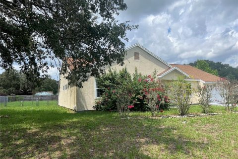 House in Ocala, Florida 3 bedrooms, 118.17 sq.m. № 1915491 - photo 2