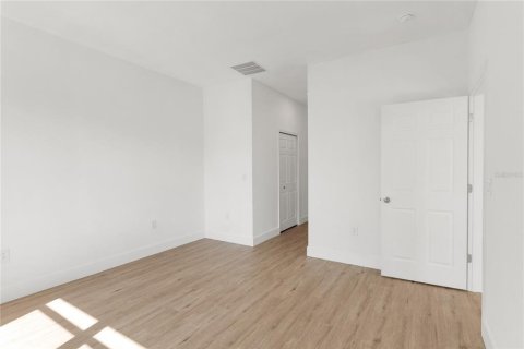 Casa en venta en Palm Bay, Florida, 4 dormitorios, 172.8 m2 № 2344641 - foto 17