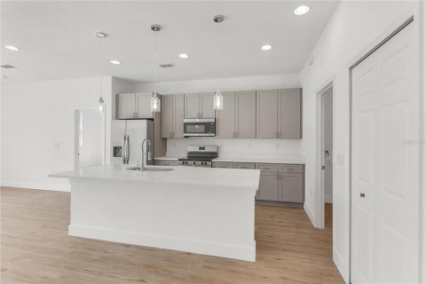 Casa en venta en Palm Bay, Florida, 4 dormitorios, 172.8 m2 № 2344641 - foto 12
