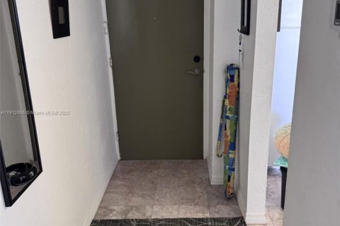 Купить кондоминиум в Санни-Айлс-Бич, Флорида 2 спальни, 141.68м2, № 1971663 - фото 14