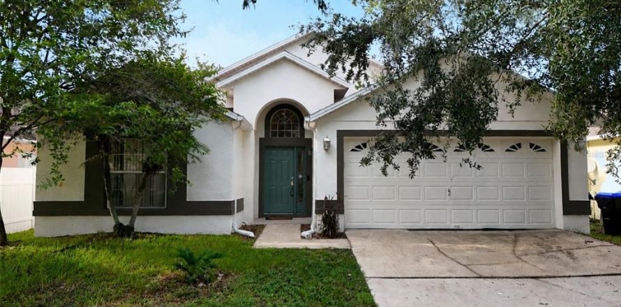 House in Orlando, Florida 3 bedrooms, 165.55 sq.m. № 2238199