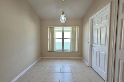 House in Orlando, Florida 3 bedrooms, 165.55 sq.m. № 2238199 - photo 23