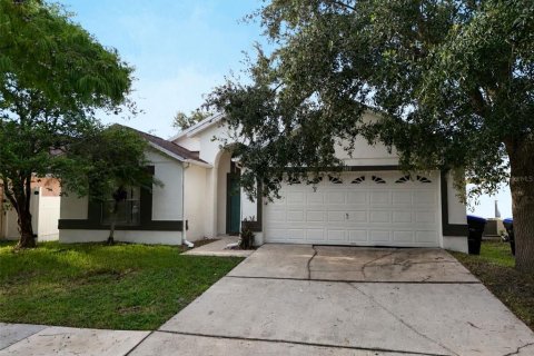 House in Orlando, Florida 3 bedrooms, 165.55 sq.m. № 2238199 - photo 2