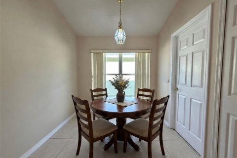 House in Orlando, Florida 3 bedrooms, 165.55 sq.m. № 2238199 - photo 24