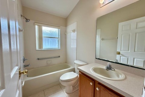House in Orlando, Florida 3 bedrooms, 165.55 sq.m. № 2238199 - photo 15