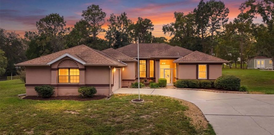 Villa ou maison à Inverness, Floride 3 chambres, 167.13 m2 № 2405554