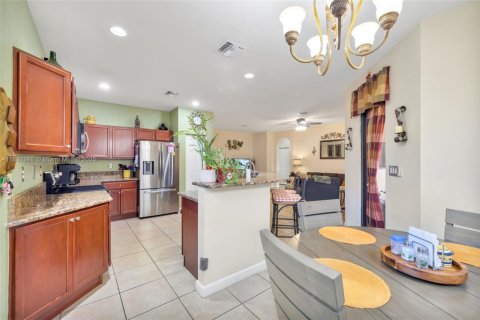 House in Cutler Bay, Florida 5 bedrooms, 302.49 sq.m. № 1850913 - photo 14