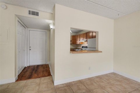 Condo in Tampa, Florida, 1 bedroom  № 2092547 - photo 3