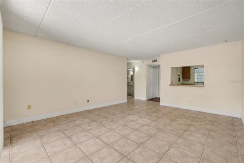 Condo in Tampa, Florida, 1 bedroom  № 2092547 - photo 6