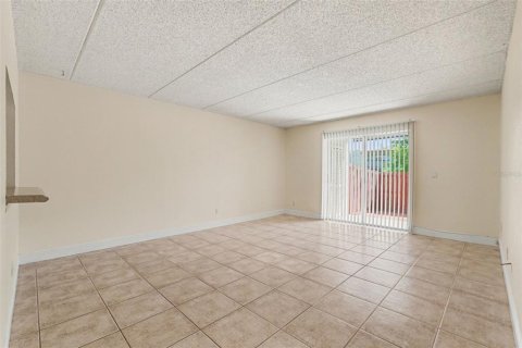 Condo in Tampa, Florida, 1 bedroom  № 2092547 - photo 10
