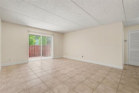 Condo in Tampa, Florida, 1 bedroom  № 2092547 - photo 11