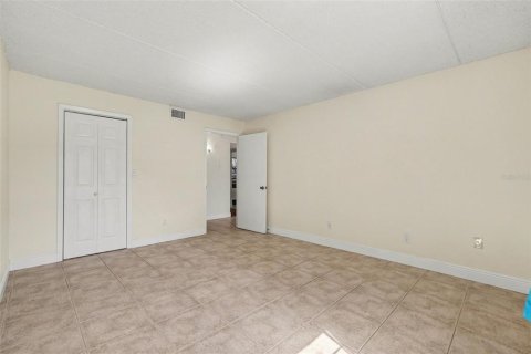 Condo in Tampa, Florida, 1 bedroom  № 2092547 - photo 16