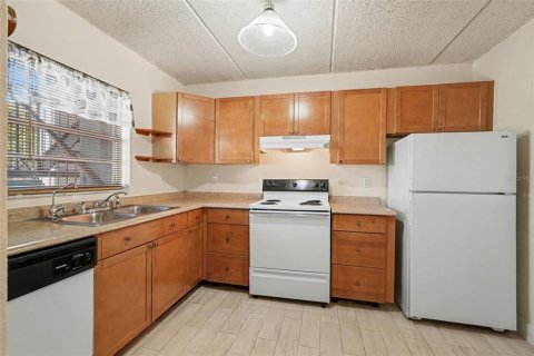 Condo in Tampa, Florida, 1 bedroom  № 2092547 - photo 9