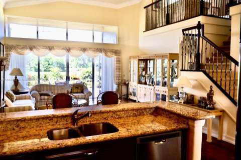Townhouse in Boca Raton, Florida 2 bedrooms, 191.29 sq.m. № 1890172 - photo 19