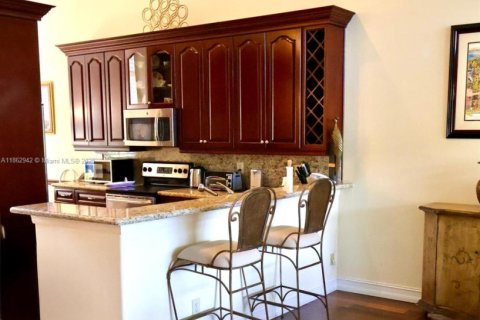 Townhouse in Boca Raton, Florida 2 bedrooms, 191.29 sq.m. № 1890172 - photo 13