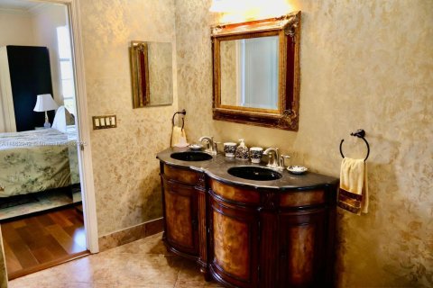 Townhouse in Boca Raton, Florida 2 bedrooms, 191.29 sq.m. № 1890172 - photo 24