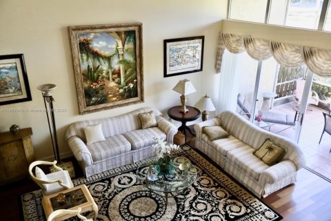 Townhouse in Boca Raton, Florida 2 bedrooms, 191.29 sq.m. № 1890172 - photo 29